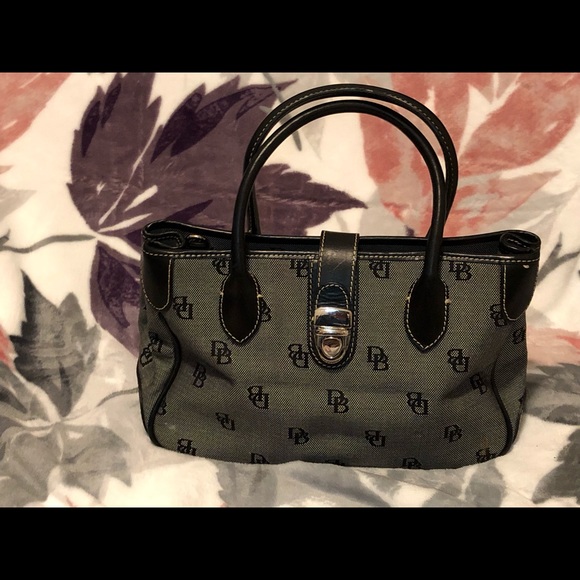 Dooney and Burke classic print black purse - Picture 4 of 5